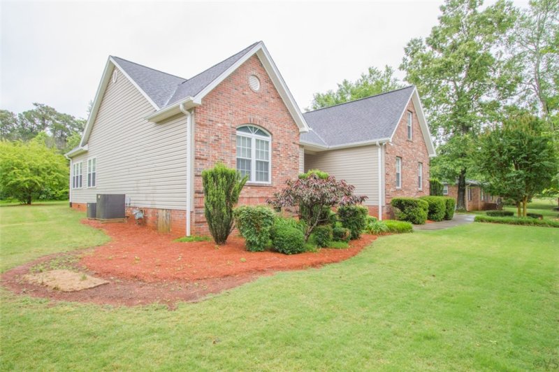 Property image 2 at 506 Stagecoach Drive, Anderson, SC 29625