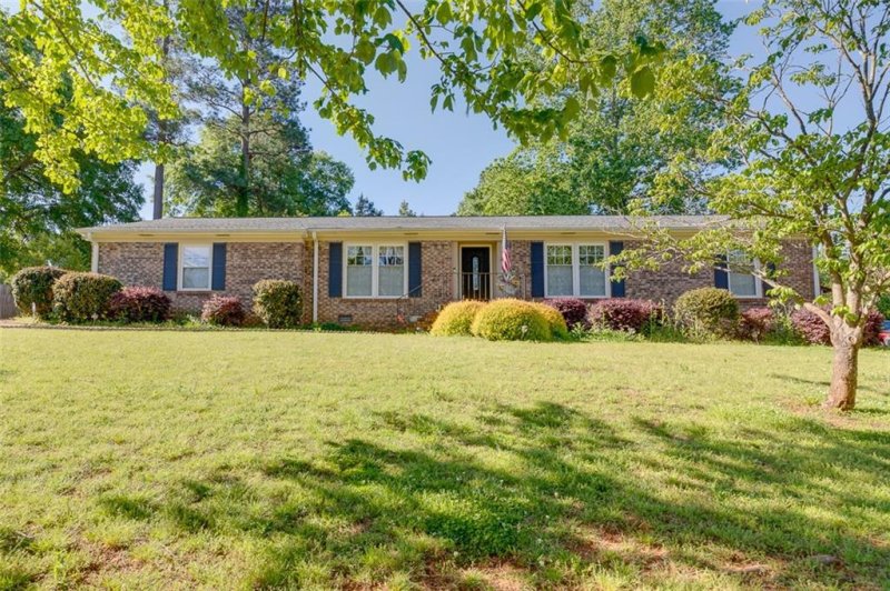 Property image 3 at 405 Blackberry Lane, Anderson, SC 29625