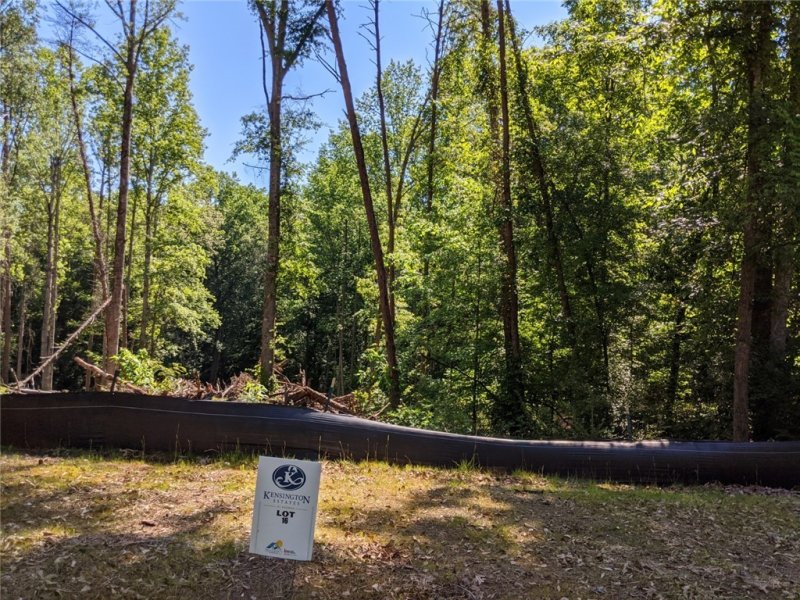 Lot 16 Kensington Circle