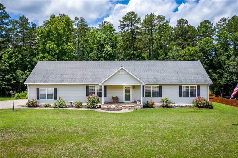 Property image 4 at 249 Bay Ridge Drive, Townville, SC 29689