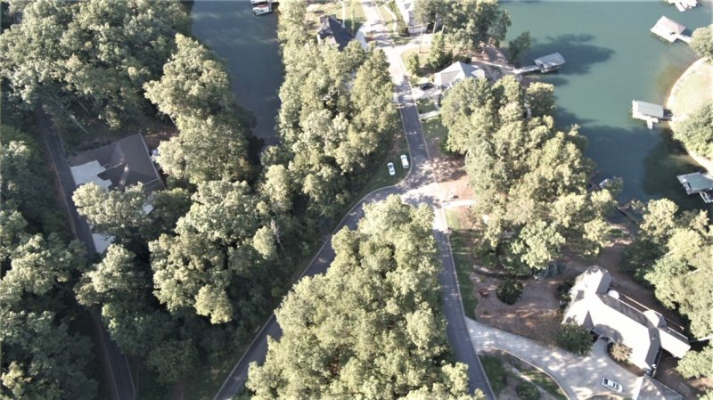 Property image 2 at 107 Shelter Cove Drive, Seneca, SC 29672