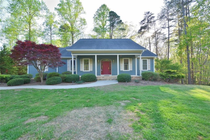 Property image 3 at 107 Shelter Cove Drive, Seneca, SC 29672