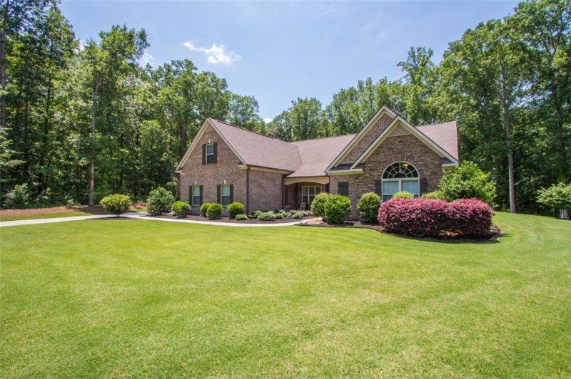 Property image 2 at 19 United Avenue, Pendleton, SC 29670