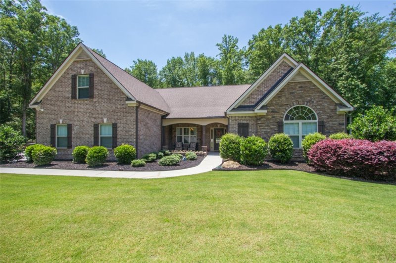 Property image 3 at 19 United Avenue, Pendleton, SC 29670