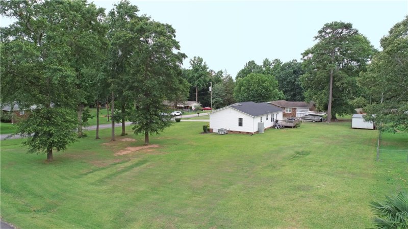 Property image 4 at 100 Ridge Drive, Williamston, SC 29697