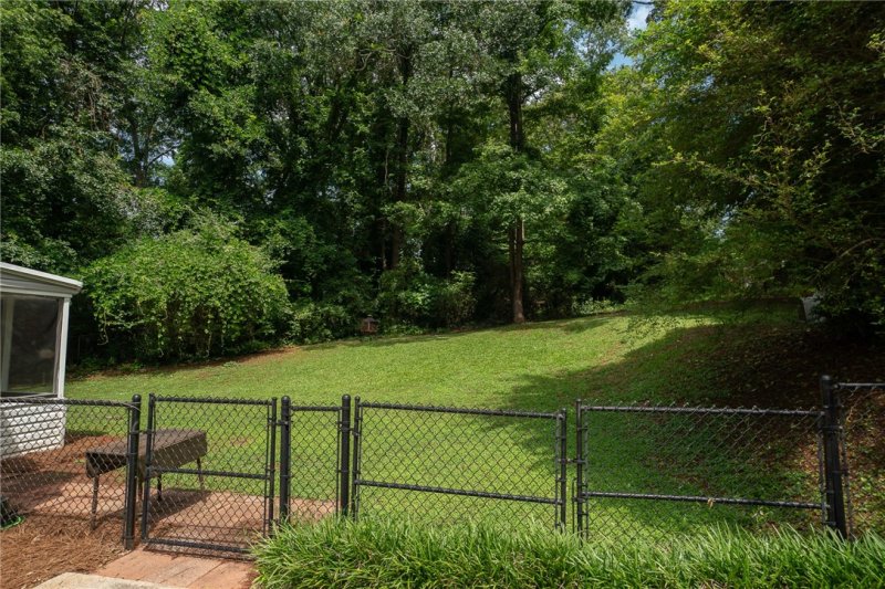 Property image 2 at 202 Mulberry Avenue, Clemson, SC 29631