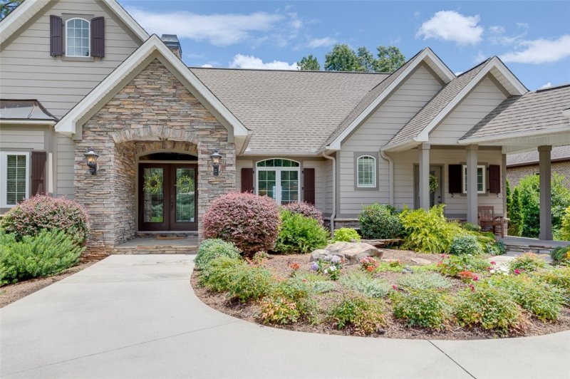 Property image 2 at 137 Abaco Lane, Seneca, SC 29672