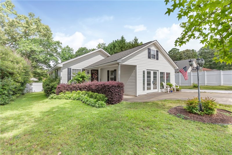 Property image 3 at 125 Palmetto Parkway, Belton, SC 29627