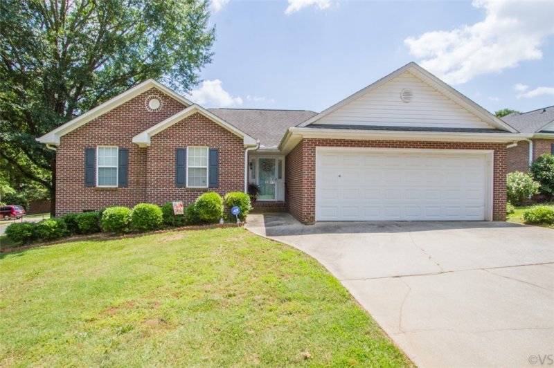 12 Woodbridge Circle