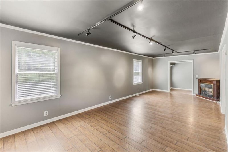 Property image 5 at 942 Crestview Drive, Seneca, SC 29678