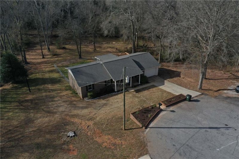 Property image 3 at 128 Sherman Court, Piedmont, SC 29673