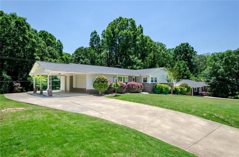 Property image 3 at 134 Tanglewood Drive, Anderson, SC 29621