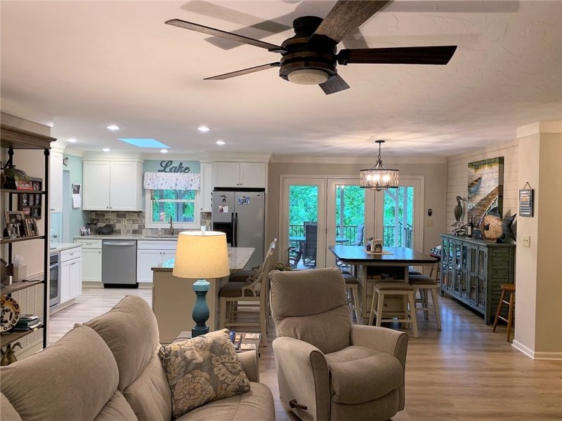 Property image 2 at 115 Lindos Drive, Seneca, SC 29672