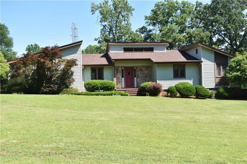 Property image 3 at 102 Acorn Drive, Anderson, SC 29621