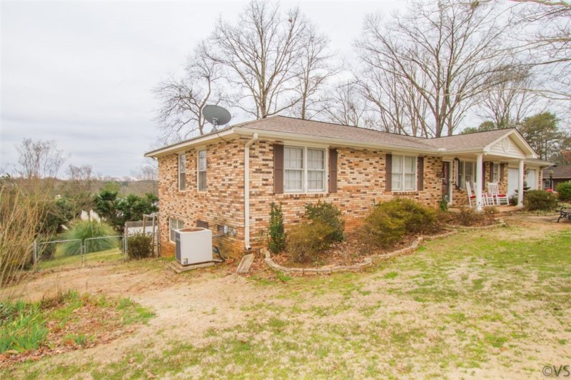 Property image 3 at 402 Little John Trail, Anderson, SC 29621