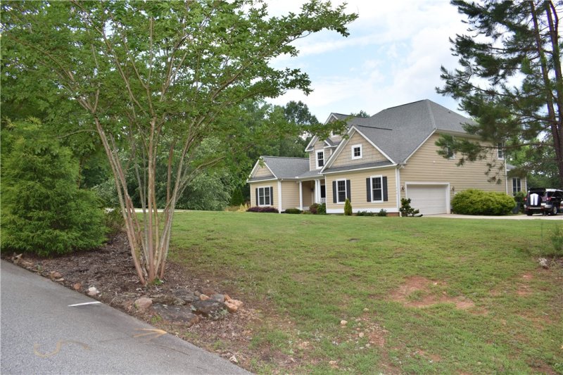 Property image 3 at 550 Paramount Drive, Seneca, SC 29678