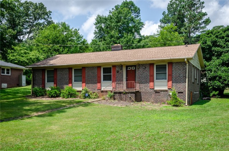 Property image 3 at 131 Tanglewood Drive, Anderson, SC 29621