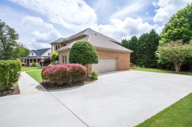 Property image 2 at 110 Knollwood Drive, Clemson, SC 29631