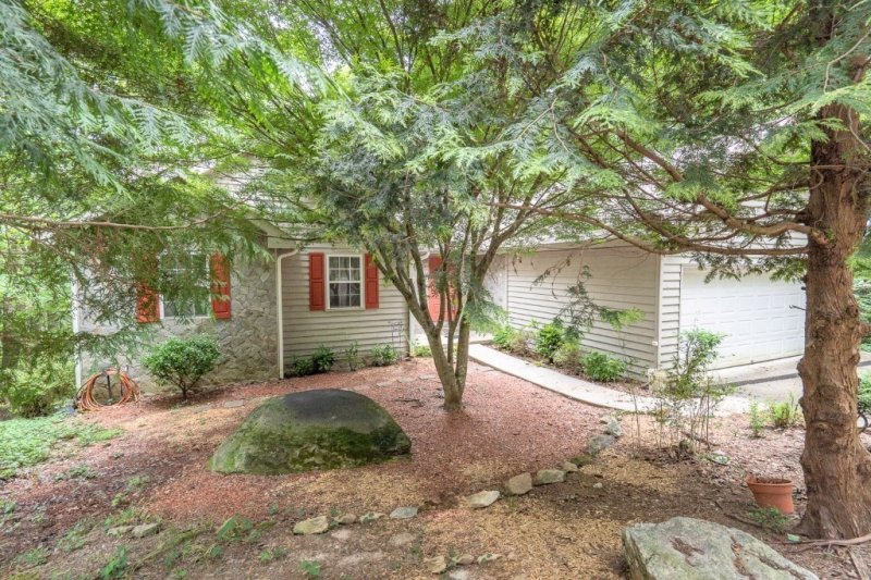 125 Fairway Woods Drive