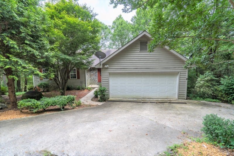 Property image 3 at 125 Fairway Woods Drive, Pickens, SC 29671