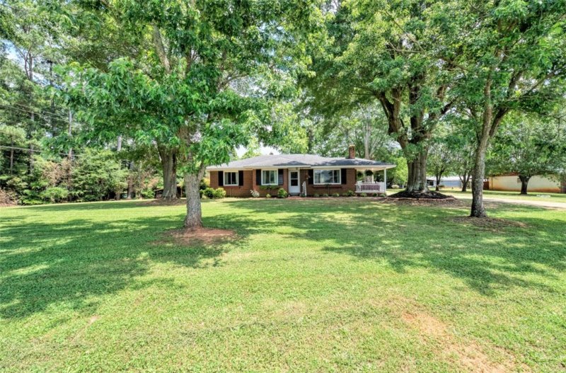 Property image 2 at 1410 Dunn Road, Anderson, SC 29625