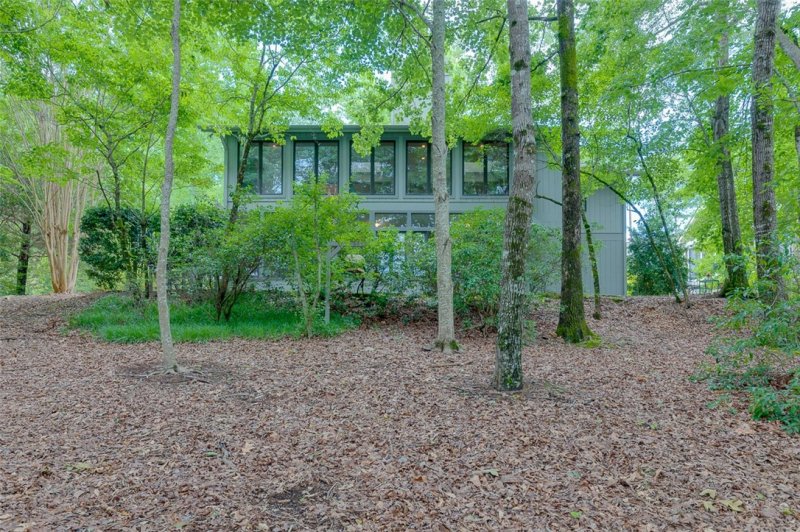 32 Beacon Ridge Circle