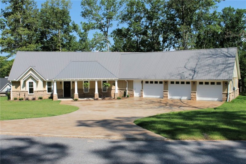 928 Falling Waters Lane