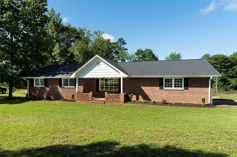 Property image 2 at 113 Princess Avenue, Anderson, SC 29621