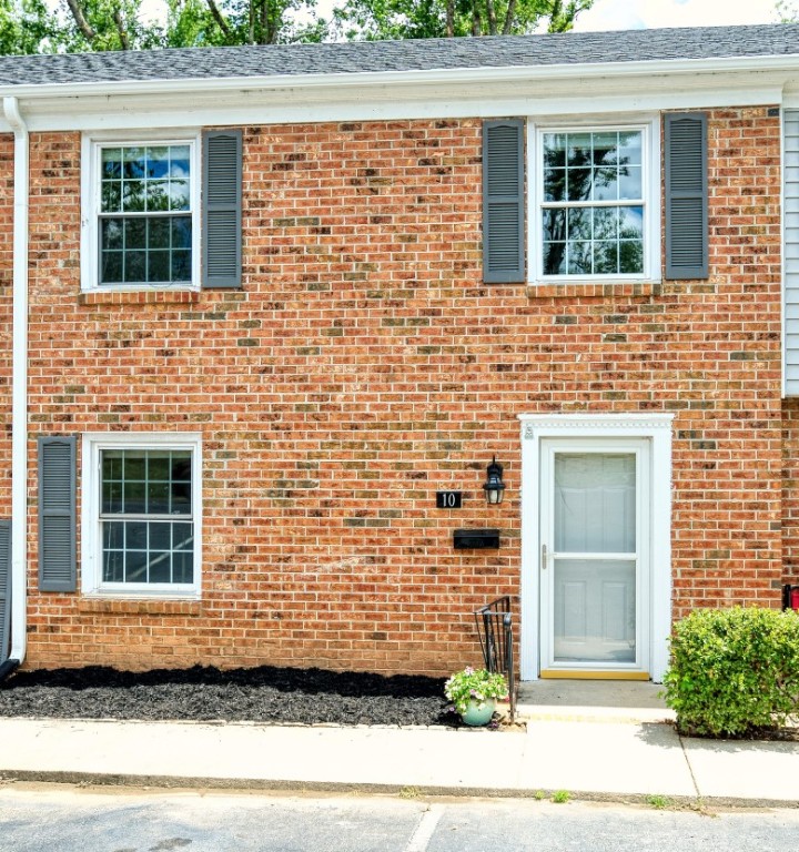 815 Edwards Road