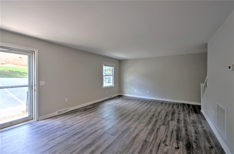 Property image 3 at 815 Edwards Road, Greenville, SC 29615
