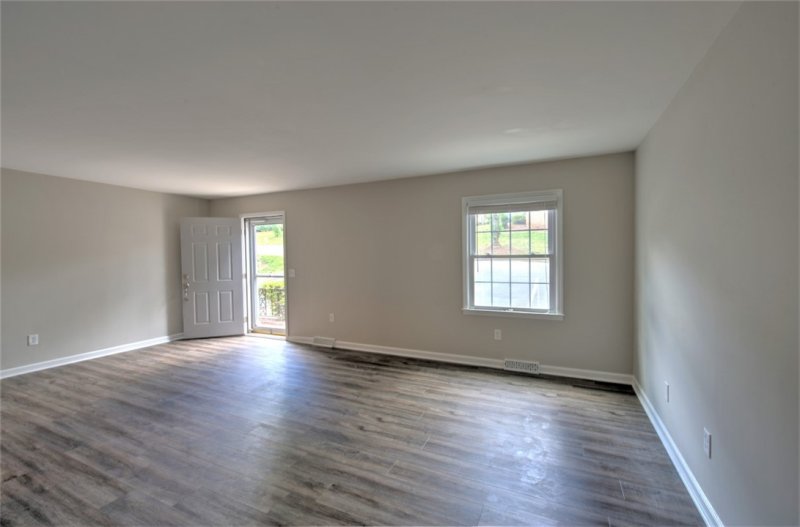 Property image 4 at 815 Edwards Road, Greenville, SC 29615