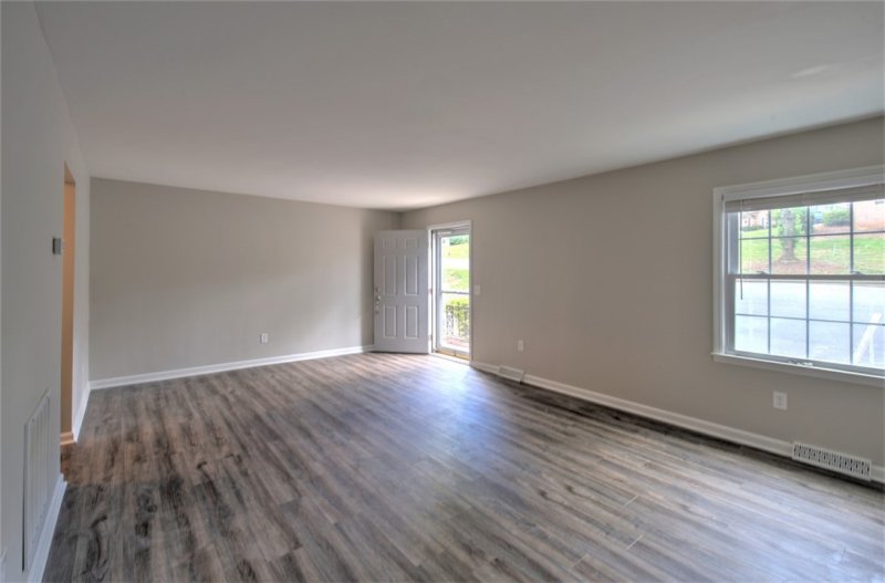 Property image 5 at 815 Edwards Road, Greenville, SC 29615