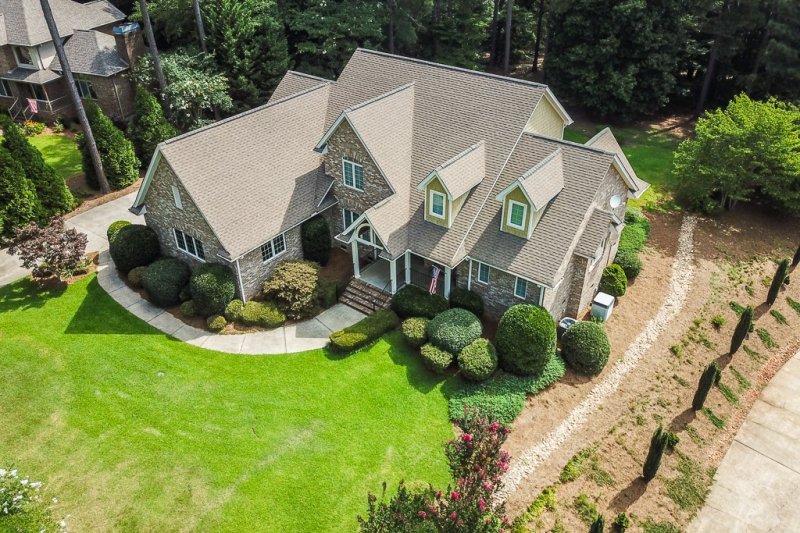 Property image 2 at 406 Sapphire Court, Seneca, SC 29672