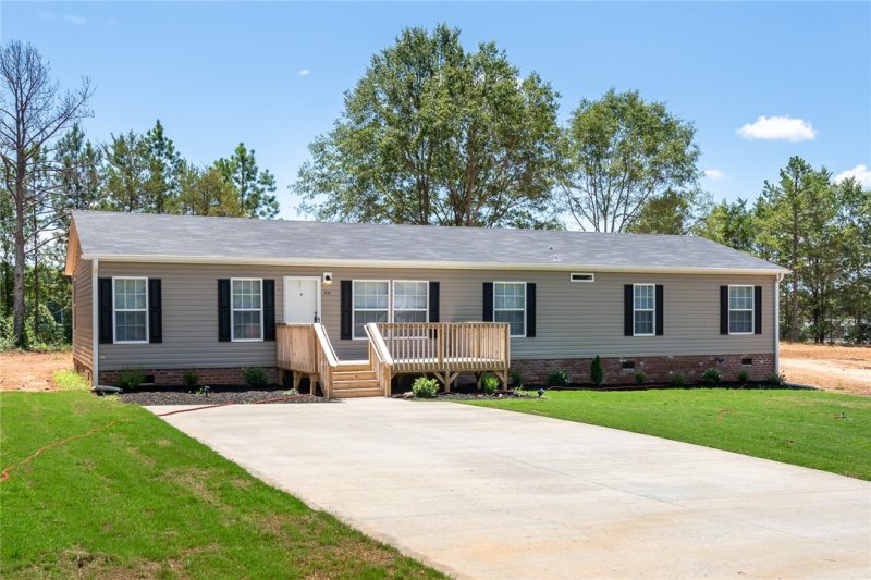 Property image 2 at 108 Twin Oaks Court, Iva, SC 29655