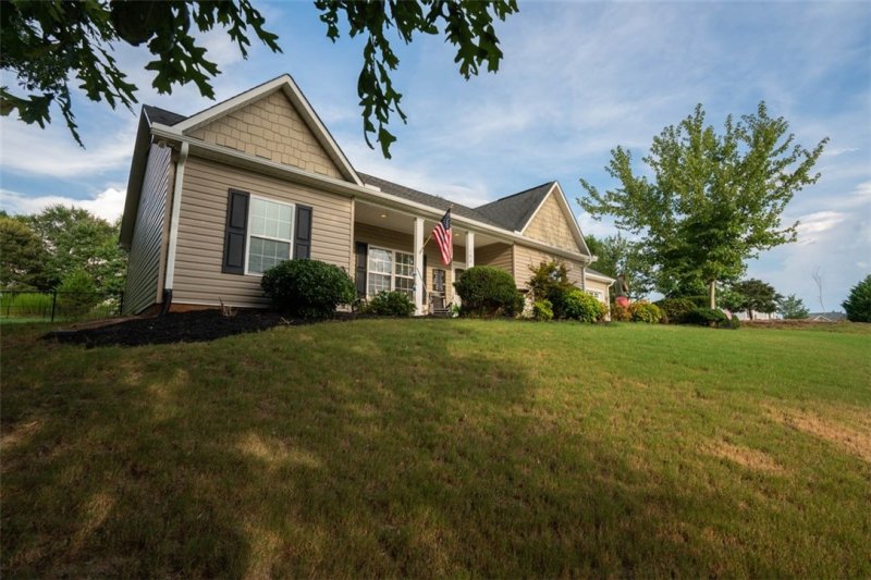 Property image 2 at 102 Dana Lynn Lane, Pendleton, SC 29670