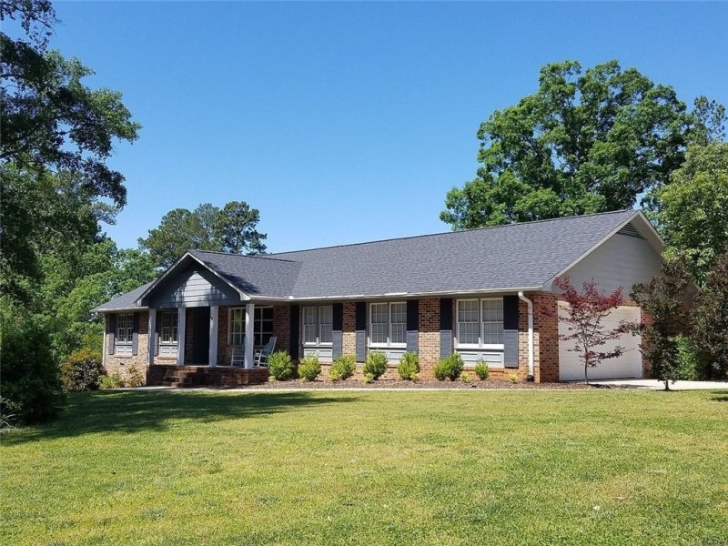 400 Holly Creek Drive