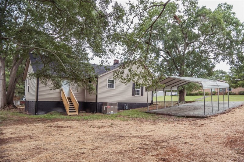 Property image 3 at 10 Clemson Street, Liberty, SC 29657