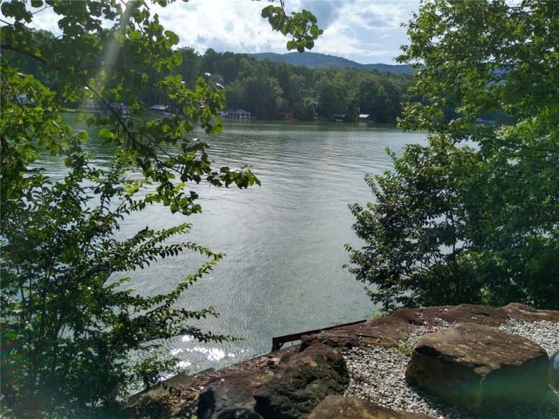 Lot between 255 & 257 Jumping Branch Road