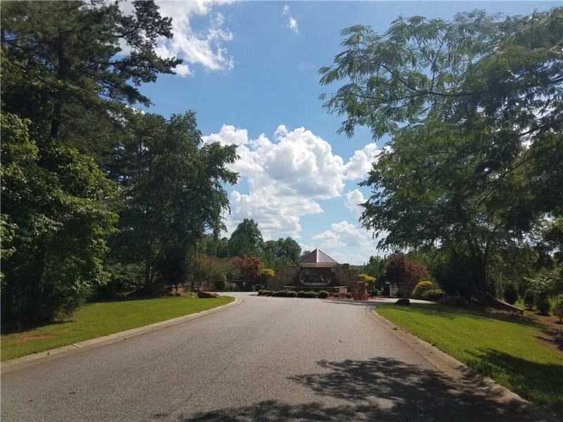 Property image 2 at 98E Waters Edge Lane, West Union, SC 29696