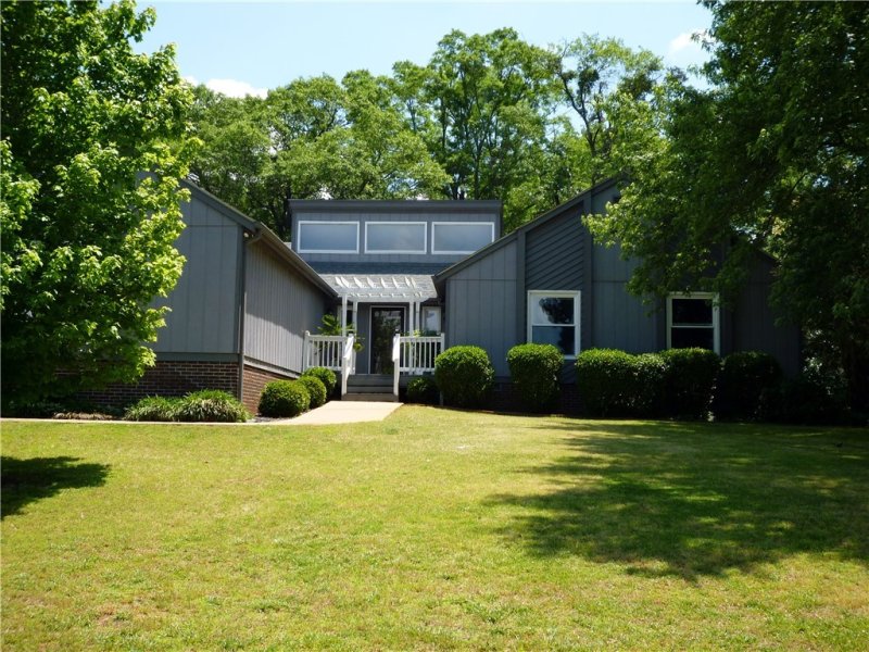 Property image 3 at 203 Oakwood Estates Drive, Anderson, SC 29621