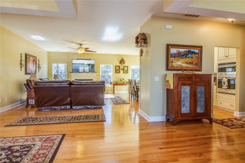 Property image 2 at 4 Harbour View Drive, Salem, SC 29676