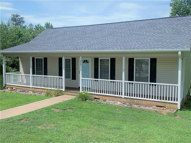 Property image 2 at 239 Rolling Pines Drive, Pickens, SC 29671