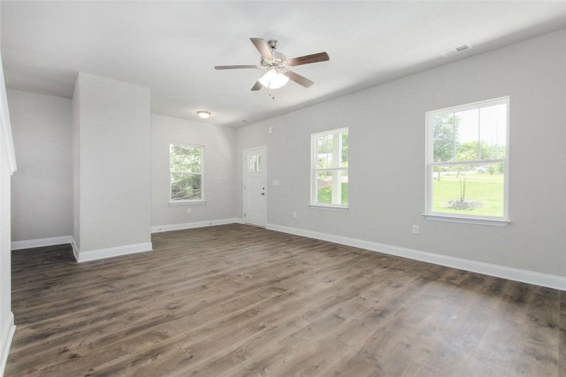 Property image 4 at 402 Grant Street, Easley, SC 29642