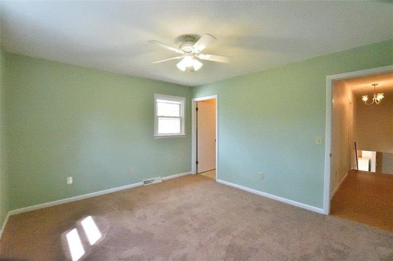 Property image 4 at 102 Meadow Drive, Seneca, SC 29678