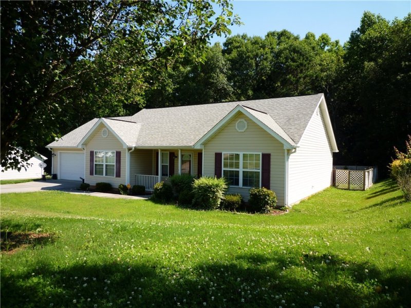 Property image 2 at 116 Templewood Court, Williamston, SC 29697