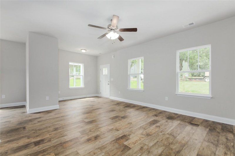 Property image 4 at 410 Grant Street, Easley, SC 29642