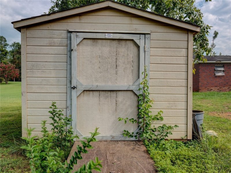 Property image 2 at 402 Ben Hilda Drive, Seneca, SC 29678