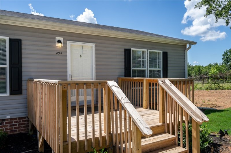 Property image 2 at 104 Twin Oaks Court, Iva, SC 29655