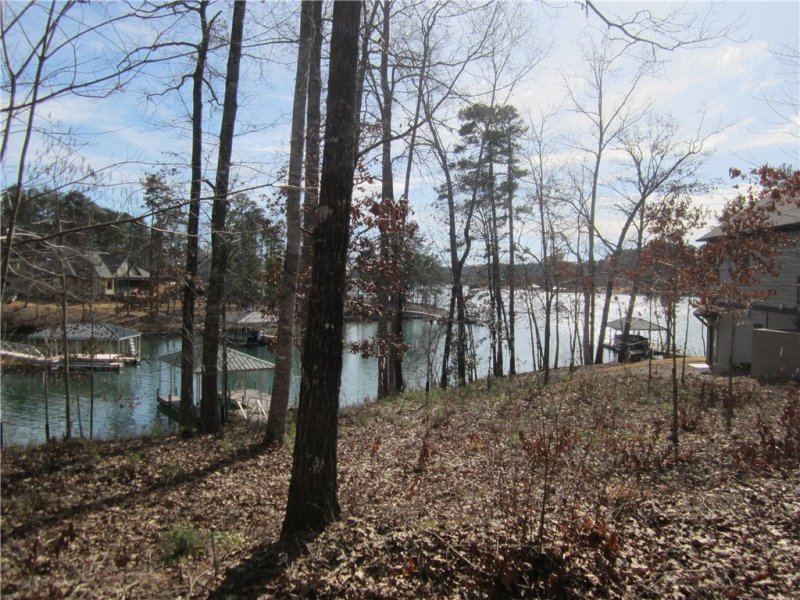 Property image 2 at 515 Pointe West Drive, Seneca, SC 29672