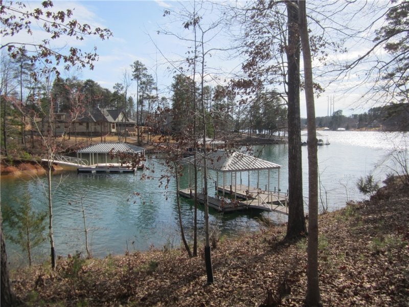Property image 3 at 515 Pointe West Drive, Seneca, SC 29672